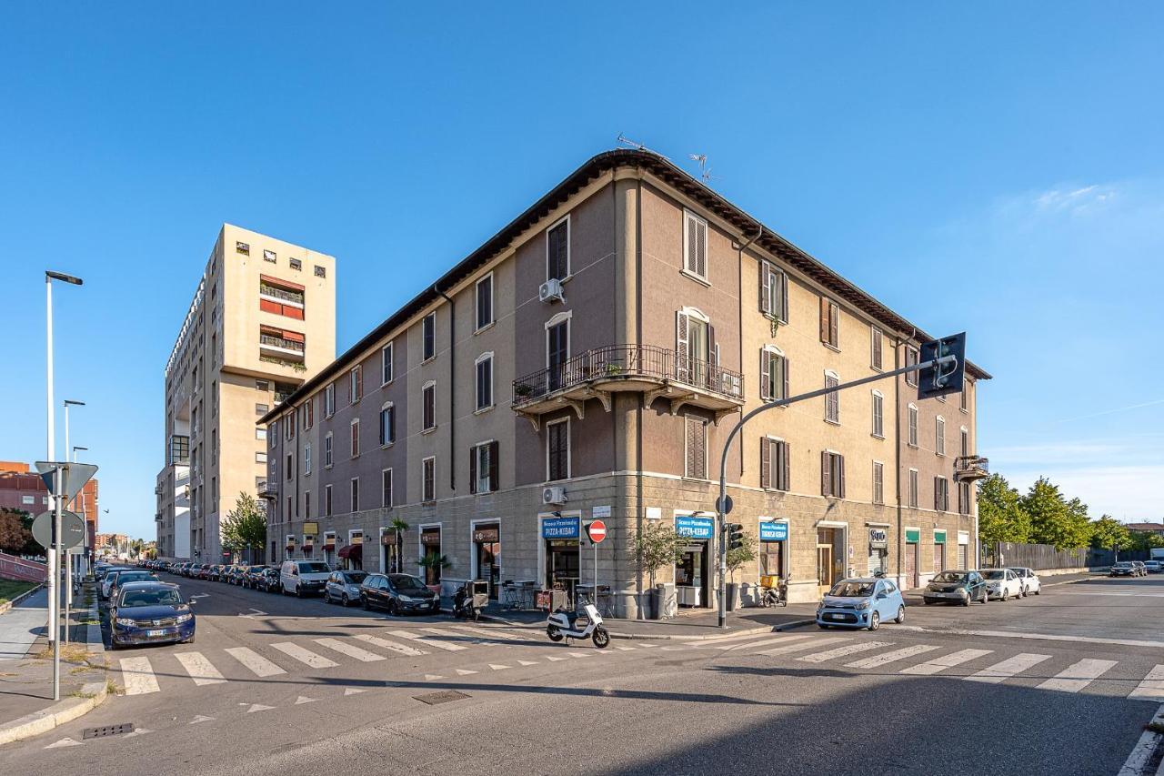 Design Suite In The Heart Of Bicocca University Milão Exterior foto